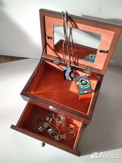 Шкатулка для украшений, дерево