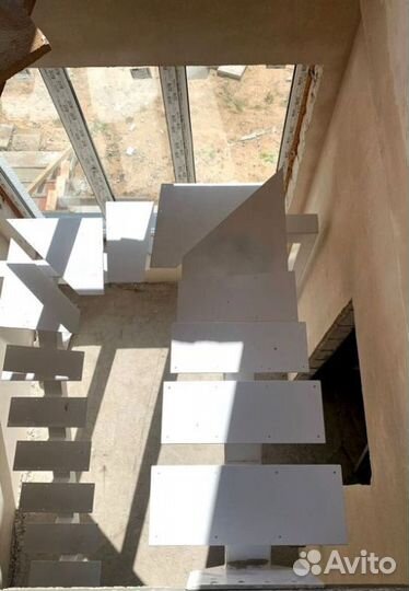 Лестницы г-образные под ключ