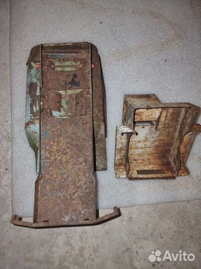 Машина железная на запчасти