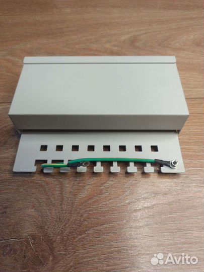 Патч-панель 8 портов 5cat e экранированная