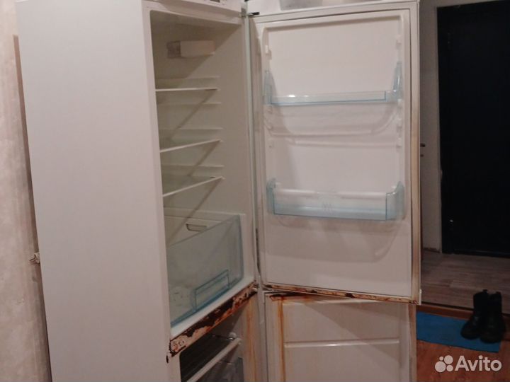 Холодильник electrolux