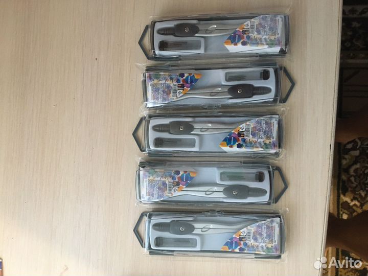 Ручки, ножницы, фломастеры, карандаши