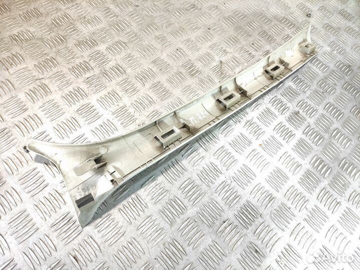 Обшивка стойки правая Volkswagen Polo 1994-1999