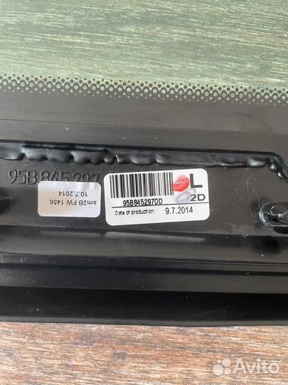 Стекло кузовное глухое заднее левое Porsche Macan