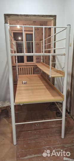 Кровать чердак со столом IKEA