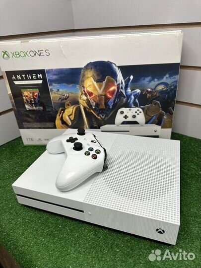 Xbox One S 1tb 1 джойстик