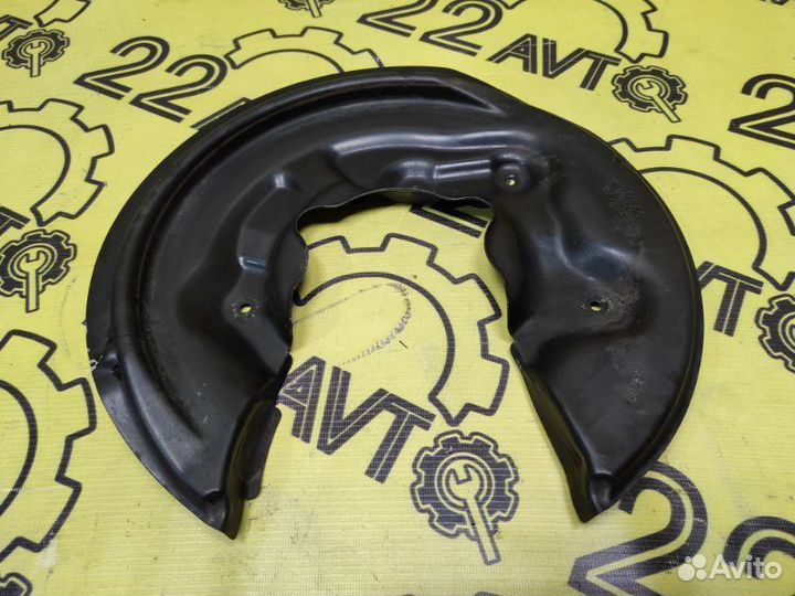 Щиток тормозного механизма задний левый Volkswagen