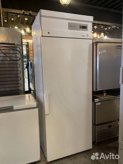 Холодильный шкаф