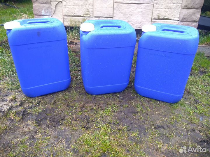 Канистры пластиковые