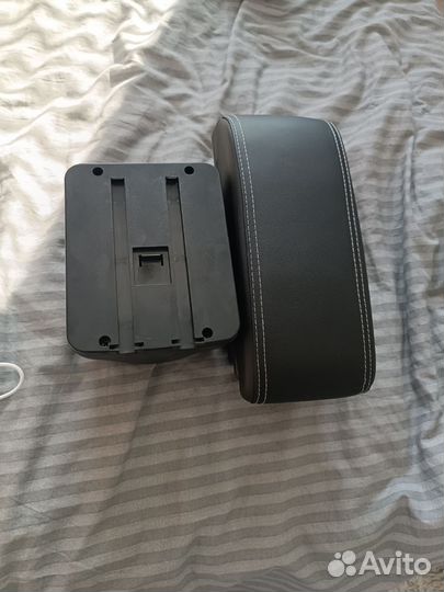 Подлокотник mazda demio