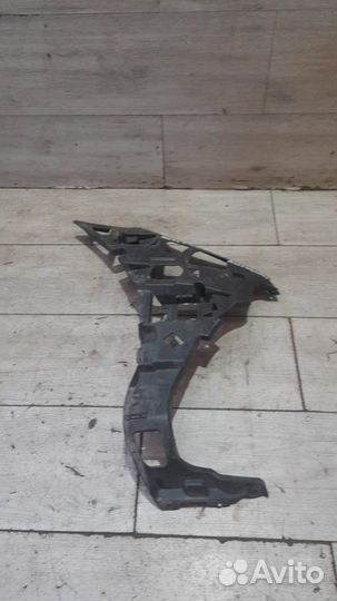 Кронштейн бампера передний правый Mercedes S Class