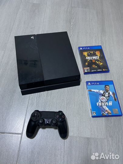 PS4 fat 500 gb. 1 геймпад и 2 диска + NBA 2K23
