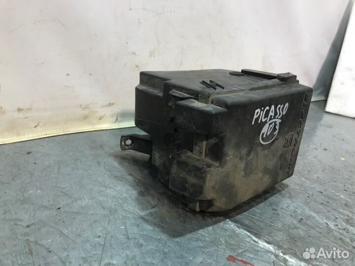 Крышка блока предохранителей Citroen Xsara Picasso