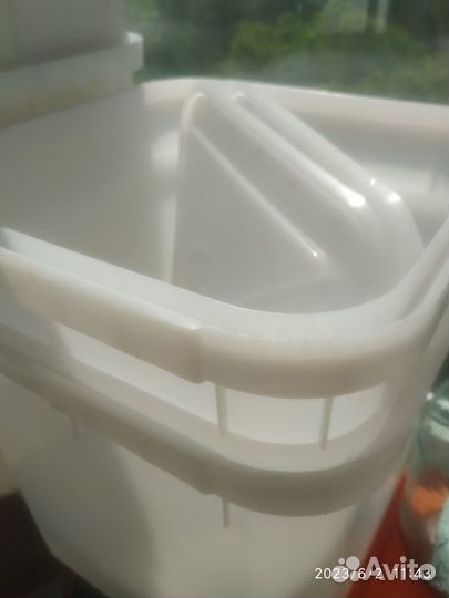 Пищевые пластиковые контейнеры 23 л