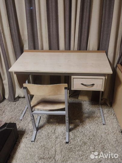 Растущая парта и стул