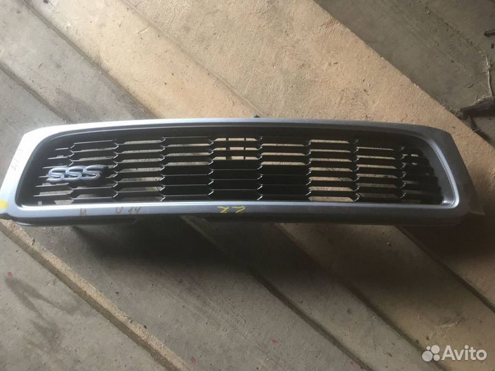 Решетка радиатора Nissan Bluebird U14