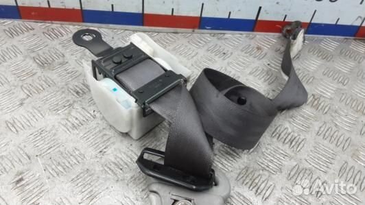 Ремень безопасности с пиропатроном сиденья передне