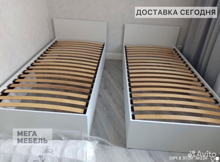 Кровать