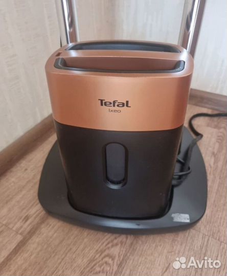 Вертикальный отпариватель Tefal ixeo