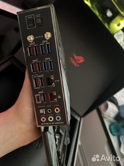 Asus ROG crosshair viii Dark Hero x570 + 5800x3d