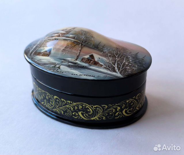Шкатулка лаковая миниатюра
