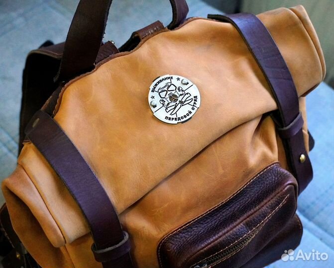 Металлический шильдик-эмблема выживание