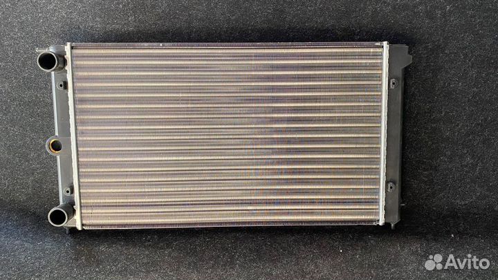 Радиатор 321121253B VW Golf, Seat Toledo