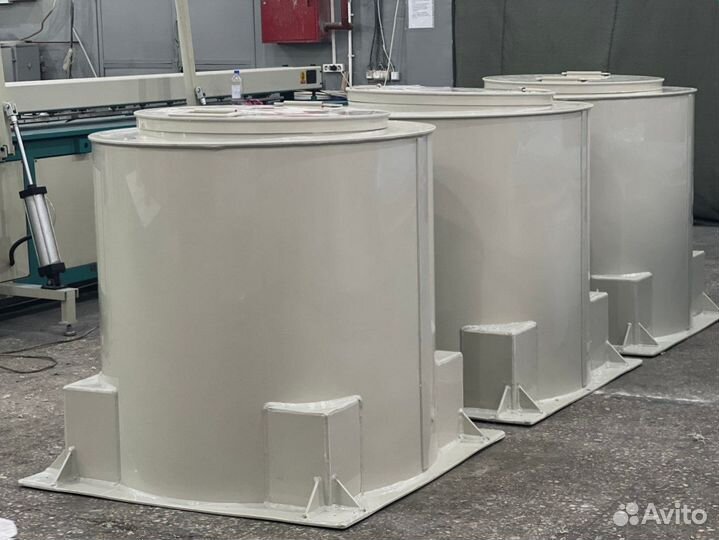 Емкость пластиковая от производителя 1 куб