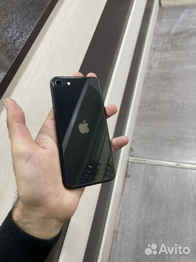 iPhone se 2020 128gb акб 87
