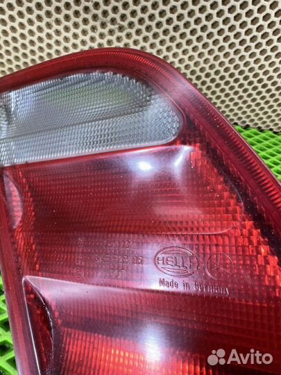 Задний фонарь левый внутренний Mercedes CLK w208