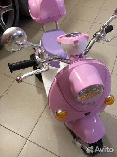 Электромотороллер Kreiss 3-х колесный