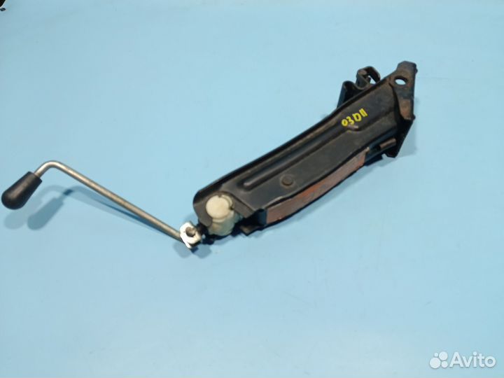 Домкрат для Mitsubishi Colt Z32/Z34/Z36/Z39