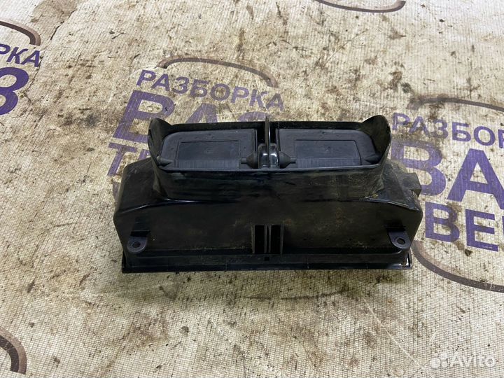 Центральный воздуховод Мерседес W202 рест