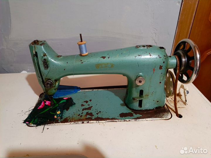 Швейная машина