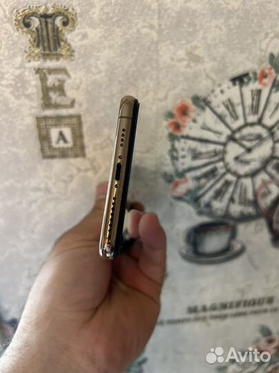Телефон iPhone xs max 64г