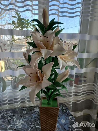 Лилия светильник