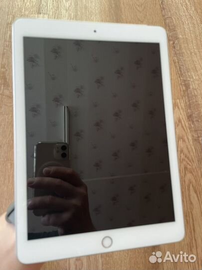 Apple iPad (6-го поколения) 2018