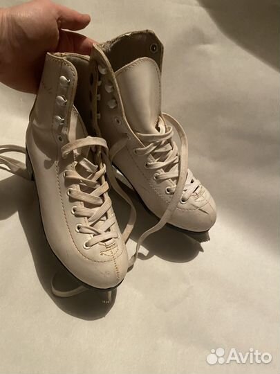 Продам фигурные коньки