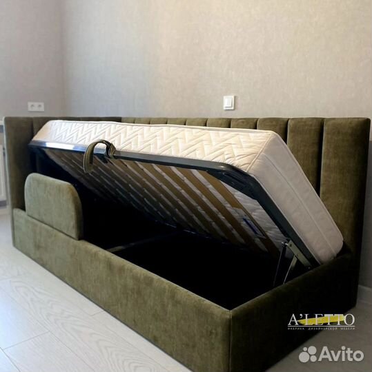 Детская кровать с подъемным механизмом