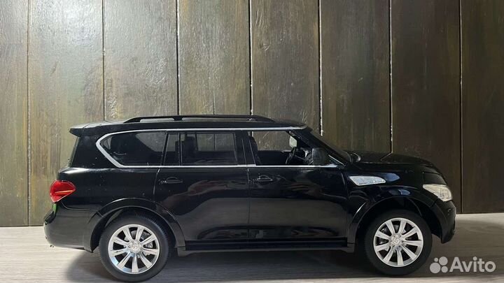 Детская игрушка автомобиль Infiniti QX56