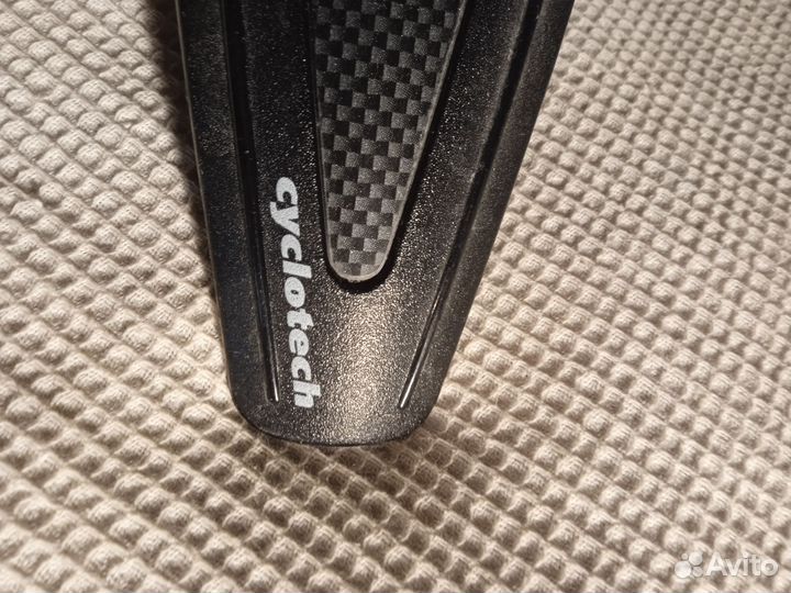 Крыло велосипедное с карбоновыми вставками