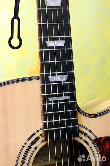 Электроакустическая гитара Martinez