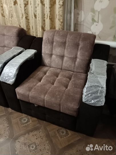 Диван угловой с креслом и пуфиком новый