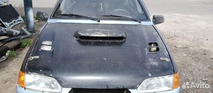 Продам пластиковый капот на ваз