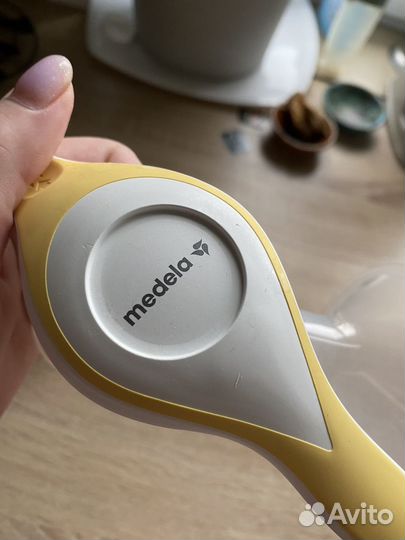 Молокоотсос medela ручной