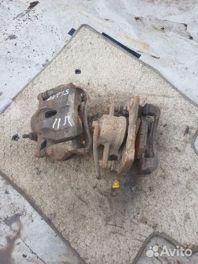 Суппорта передние Toyota auris 150 Corolla