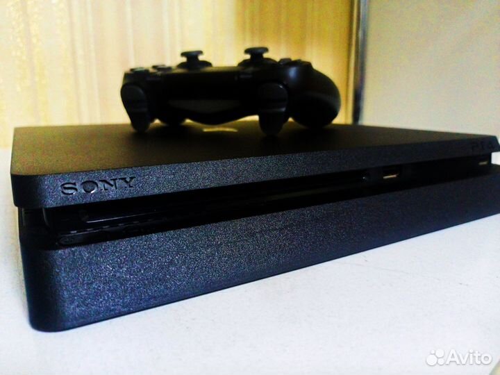 Sony PS4 Slim