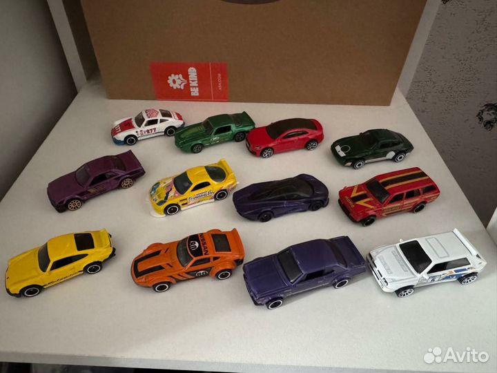Hot wheels машинки