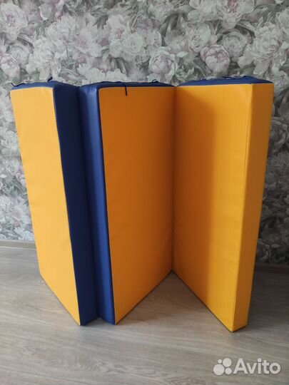 Мат гимнастический складной