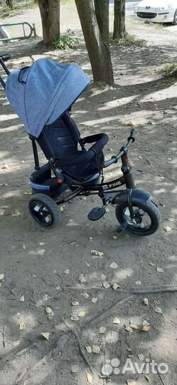 Детский трехколесный велосипед-коляска с ручкой